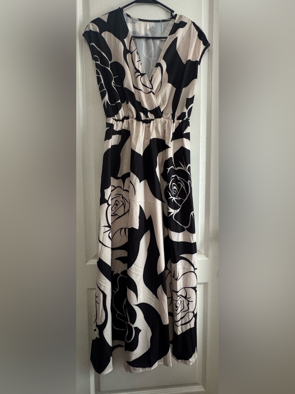 SHEIN Black and Cream Floral Surplice Maxi Dress